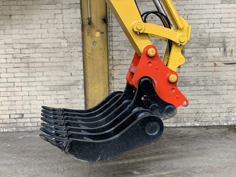 Power Rakes – a must have excavator attachment available at Masterhitch