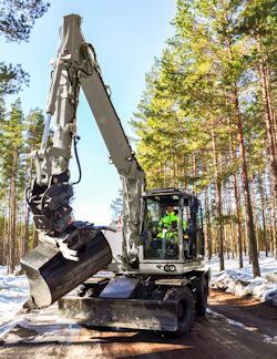 New KINSHOFER NOX-Tiltrotator Series  Offers Advanced Features for Excavators