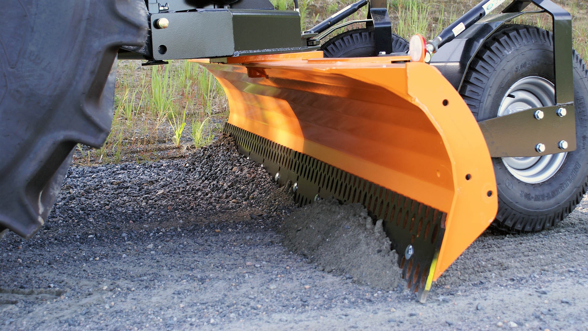 skid-steer-road-grader-blade